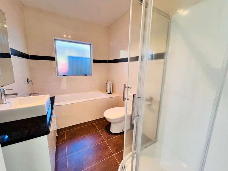 8 Stamford Crescent Flat Bush_7