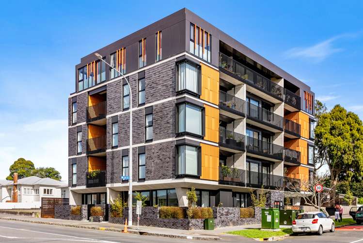 404/2 Miller Street Point Chevalier_14