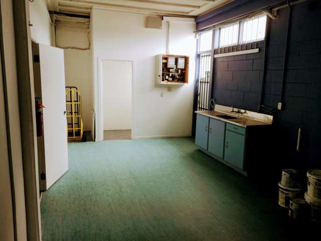 Shop 2 16-18 College Road Northcote_2