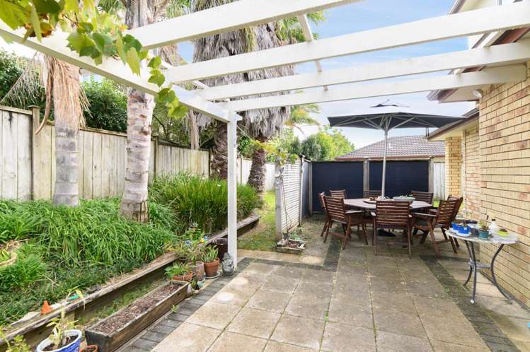 1 Mary Forgham Drive Greenhithe_5