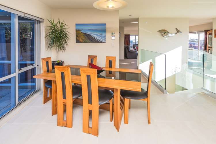 16 Lithgow Drive Otamatea_2