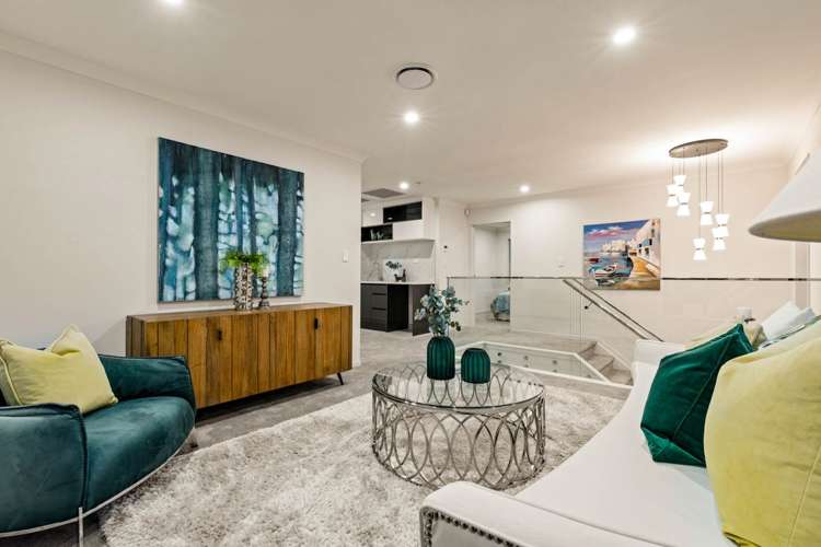 35 Michael Bosher Way Flat Bush_11