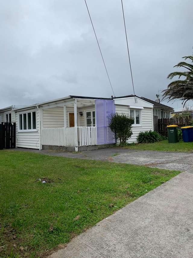 Family Home at the School's Front Door!