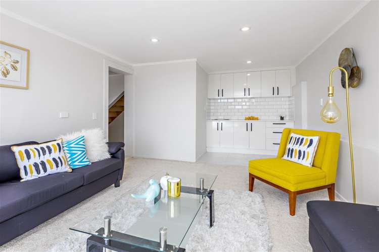 1/11 Chamade Place Clover Park_15