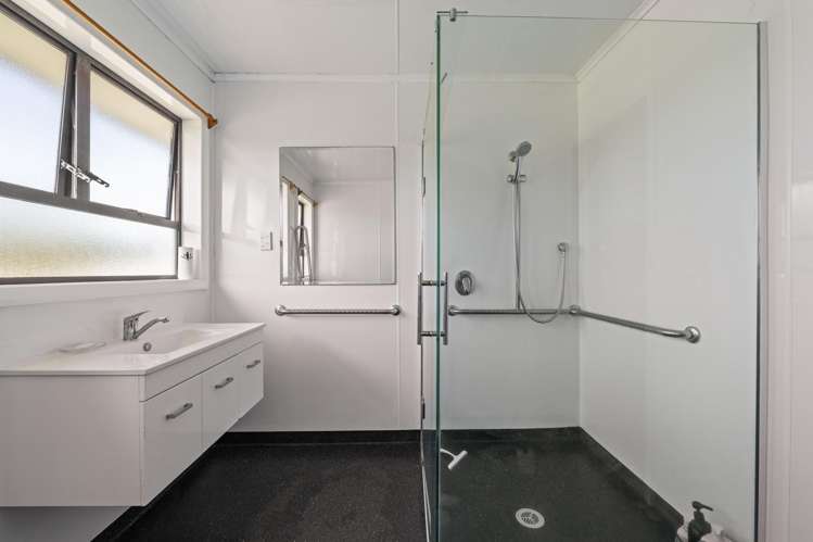82 High Street Eltham_14