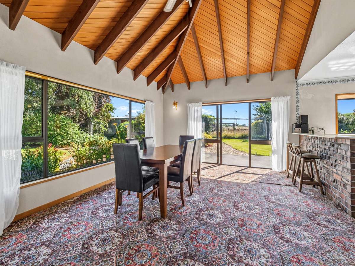 49 Beach Road East_4