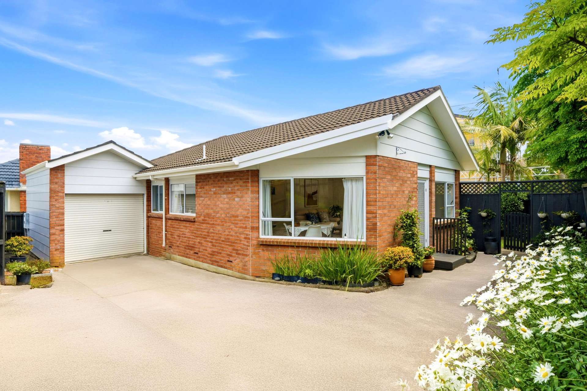 2/154 East Coast Road Forrest Hill_0