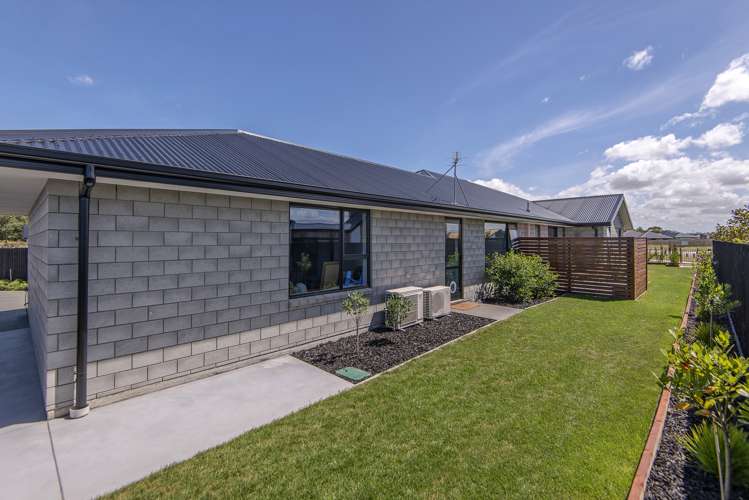 8 Hollard Crescent Lincoln_17