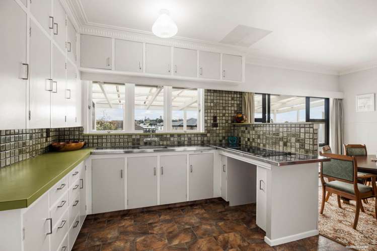 13 Currie Avenue Hillsborough_14