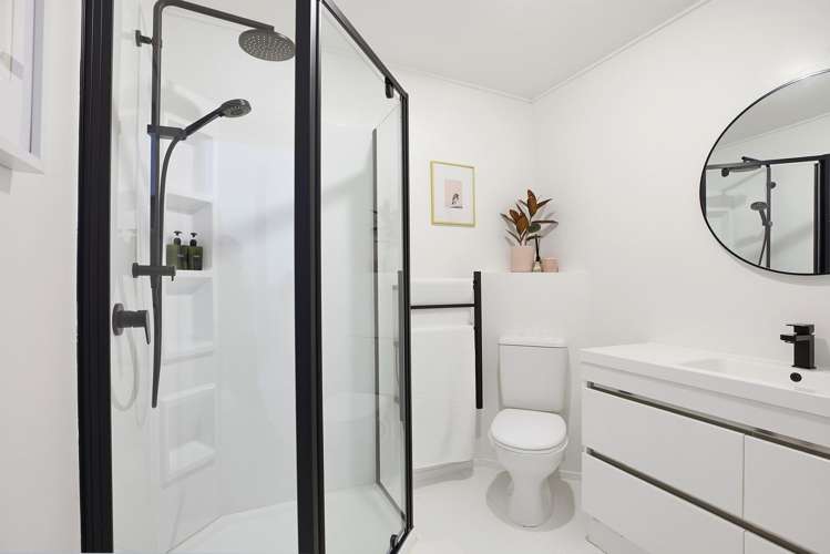 3/9 Broderick Road Johnsonville_10