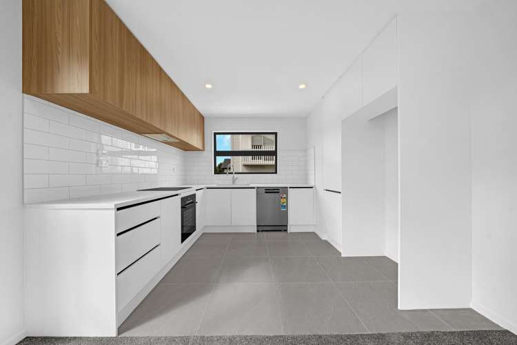 15A Holland Avenue Point England_13