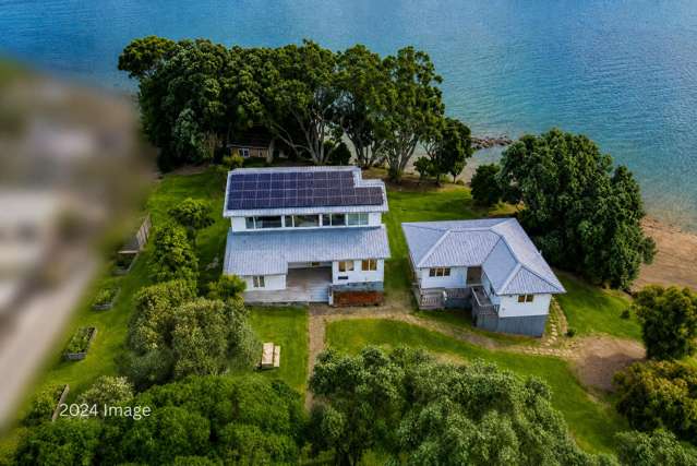 Waterfront Living: Space, Flexibility, Opportunity