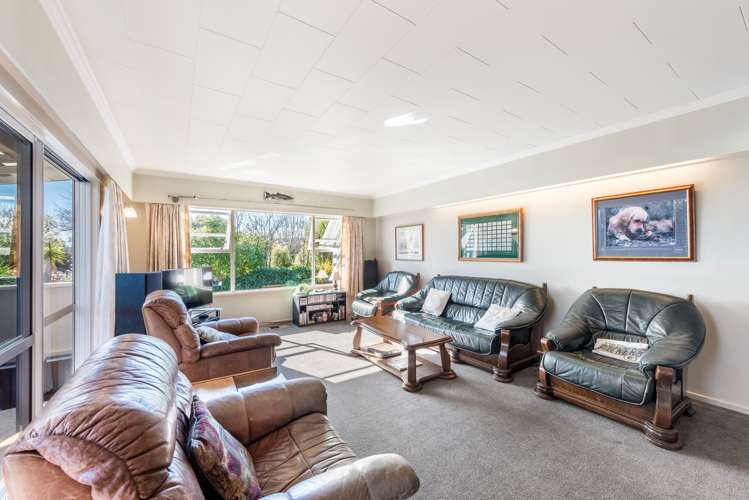 5 Shelley Crescent Stoke_5