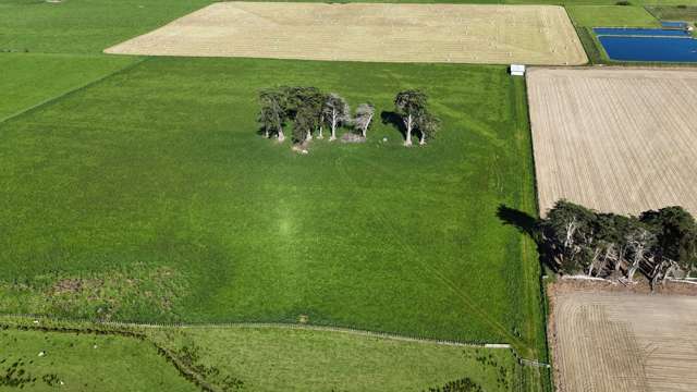 Northerly aspect and views over sweeping countryside.