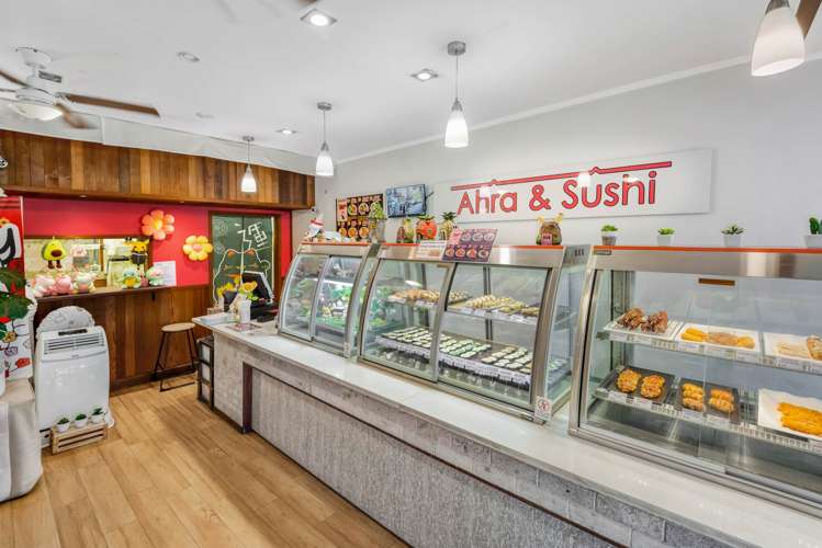 Shop 2/9 Cobham Road_0