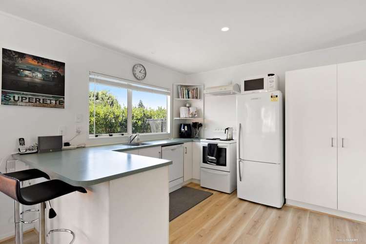 15b Helga Crescent Te Atatu Peninsula_5