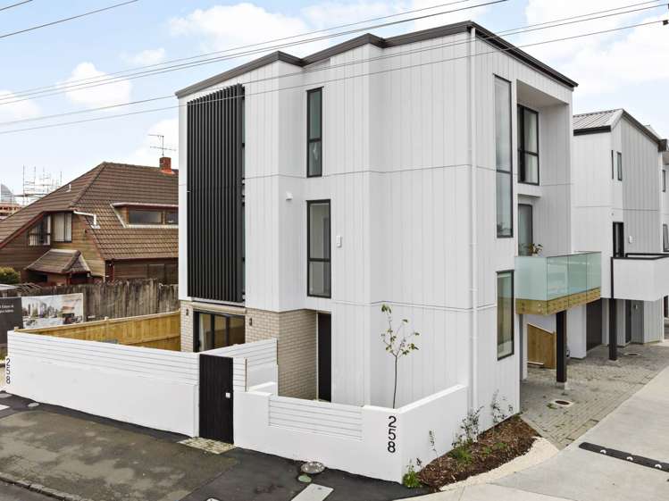 1/258 Lake Road Hauraki_13