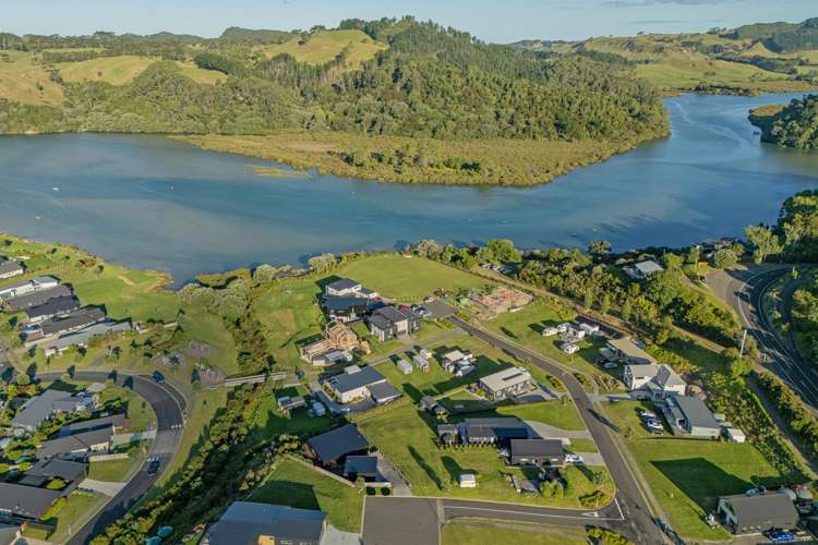 4 Joyce Harsant Place Cooks Beach_9