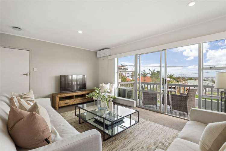 2/7 Westwell Road Belmont_11