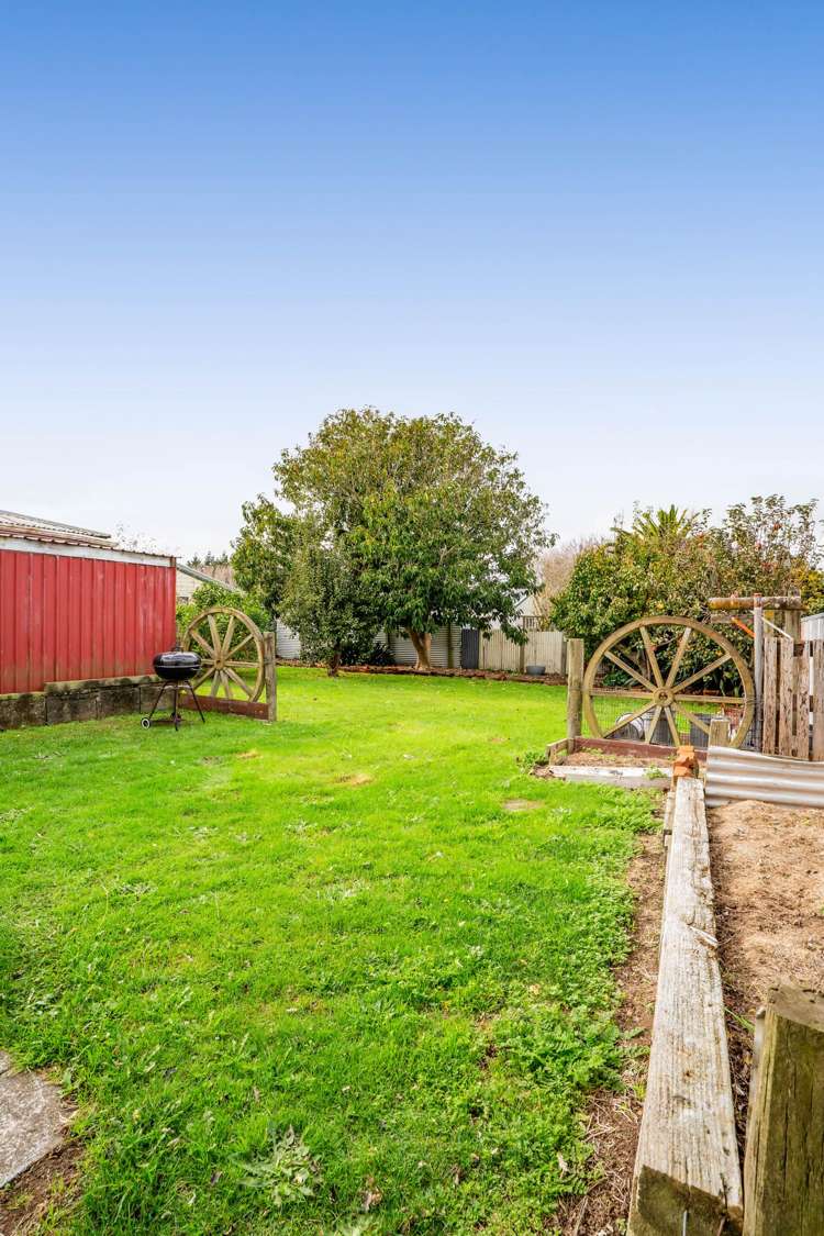 2 Gladstone Street Hawera_21