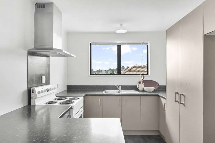 208 Solar Road Glen Eden_5