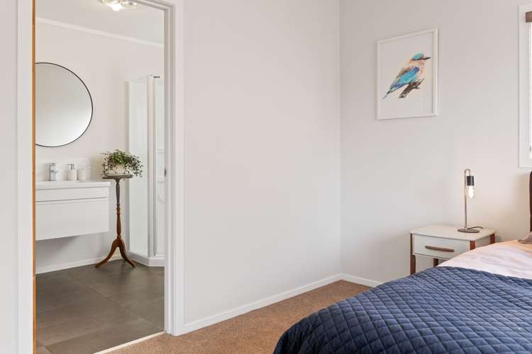 94 Kauri Point Road Laingholm_21