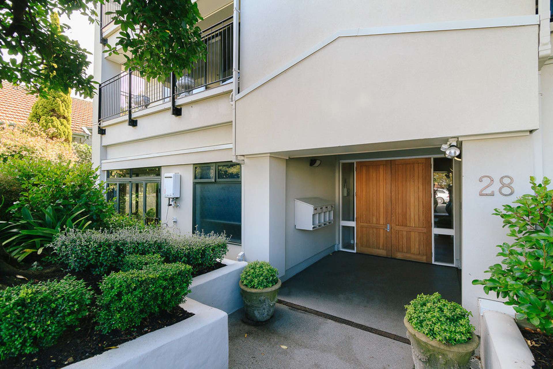 8/28 Hobson Street Thorndon_0