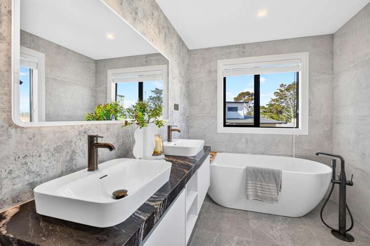 1 Taku Close Long Bay_11