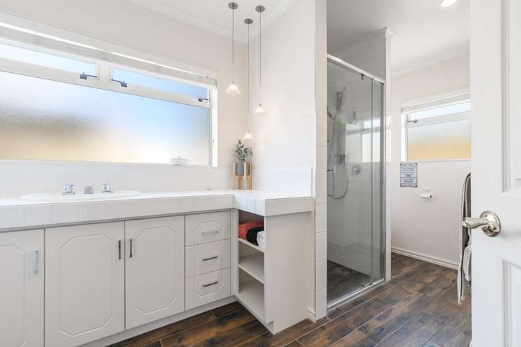 2 Florida Key Papamoa_11