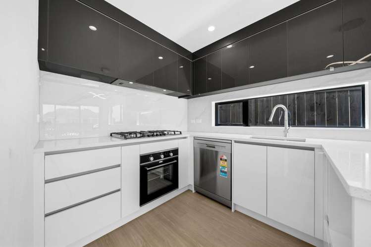 76C Swaffield Road_1