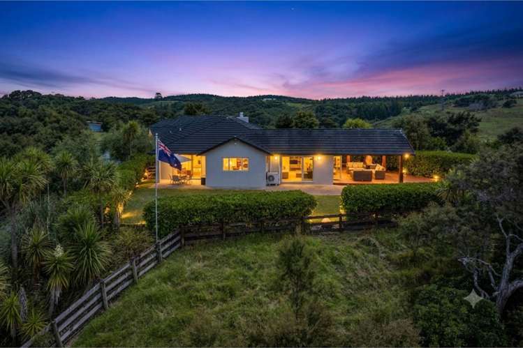 240 Three Oaks Drive_1