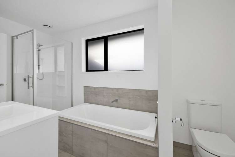 120 Seaview Road Westown_14
