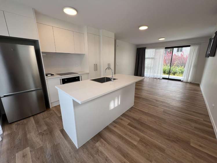 8/8 Glidepath Road Hobsonville_13