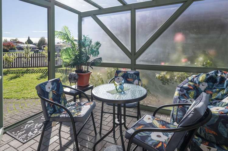 2 Ashmore Place Fairy Springs_13