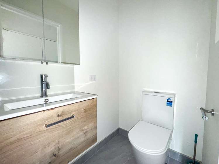 8/327 Glengarry Road 1665_9