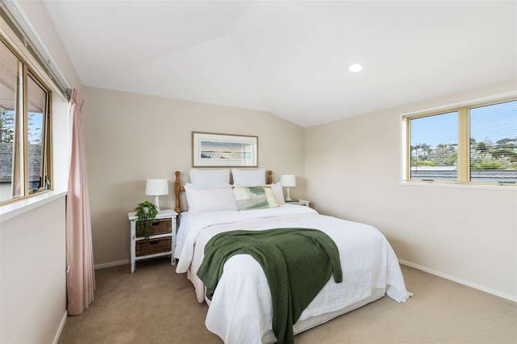 484 Beach Road Murrays Bay_21