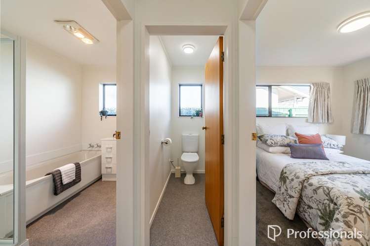 65 Totara Crescent Woburn_8