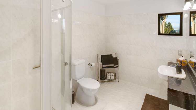 4 Tupara Crescent Kawaha Point_13