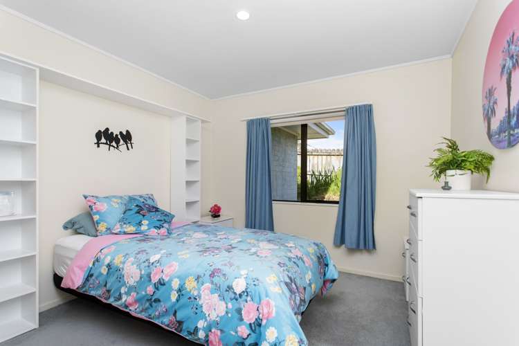 2/20 Marbeth Court Botany Downs_14