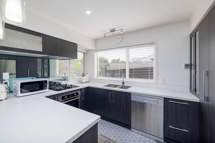 6 Titirangi Crescent Parklands_6