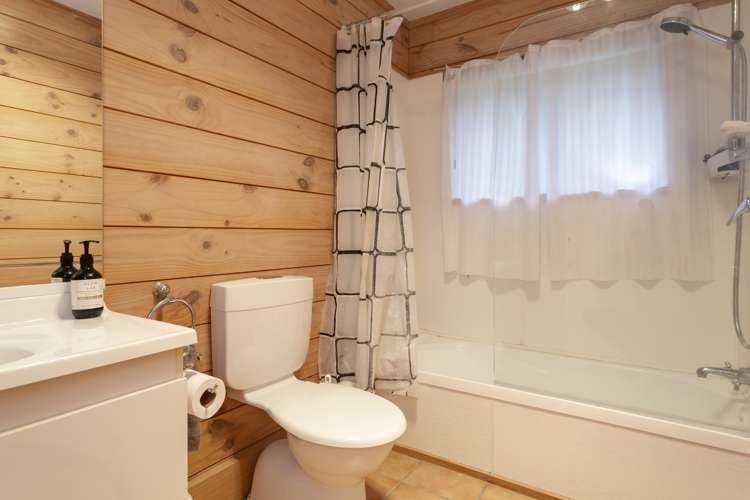 74 Logan Avenue Wharewaka_12