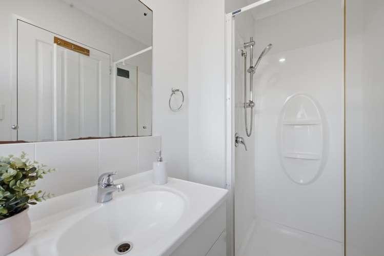 35 Peninsula Road Mangere_24