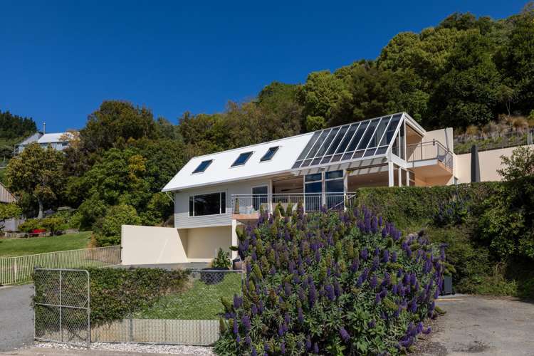 259 Beach Road Akaroa_34