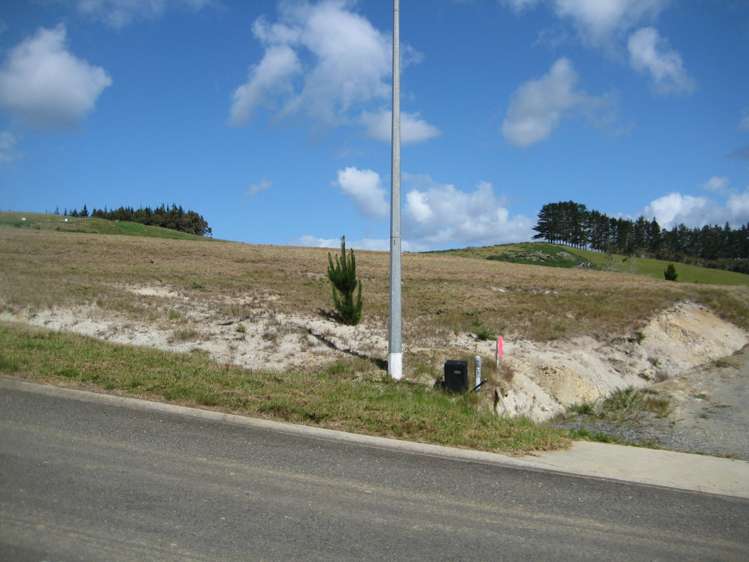 32 Pekama Drive Cable Bay_7