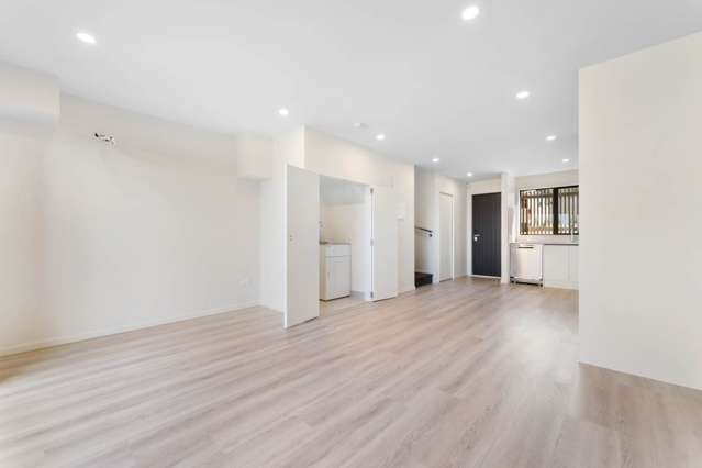 5 /7 Beverly Place New Lynn_4