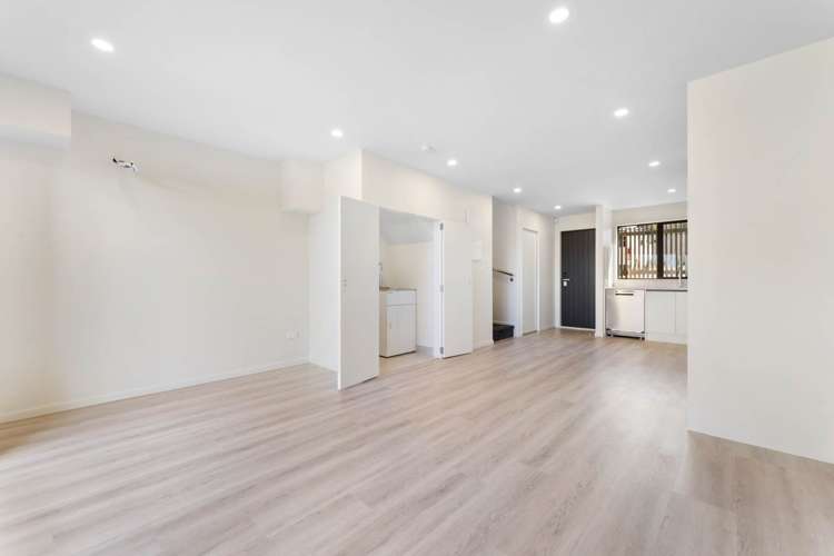 5 /7 Beverly Place New Lynn_4