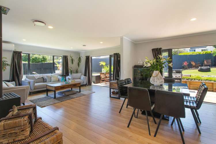 17 Donald Street Stanmore Bay_5