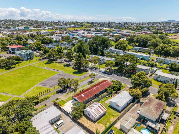 25 Point England Road Point England_21