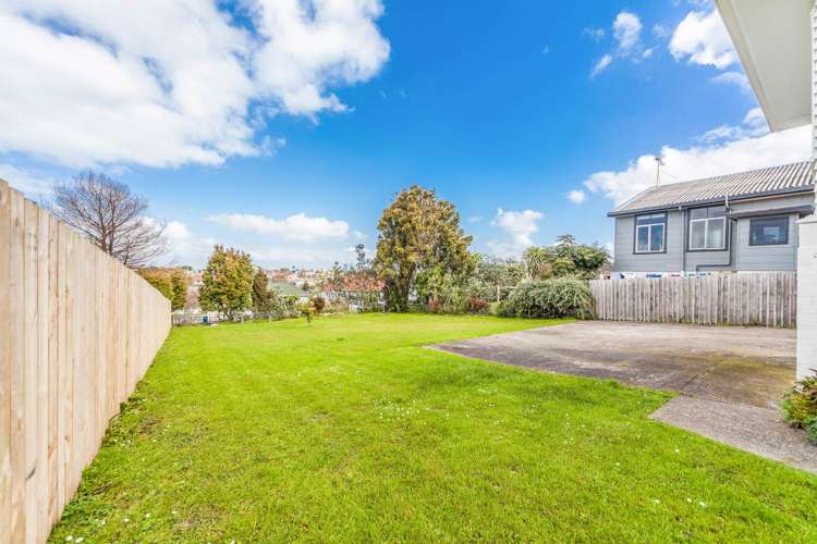 15 Williamson Avenue Belmont_12