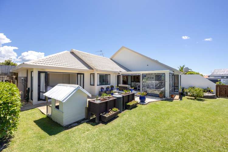 5 Alec Craig Way Gulf Harbour_27